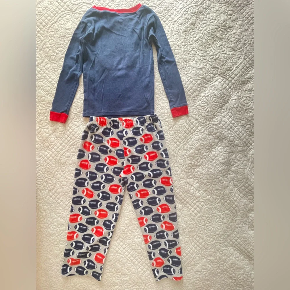 Carter’s Pajama Set - Picture 2 of 4
